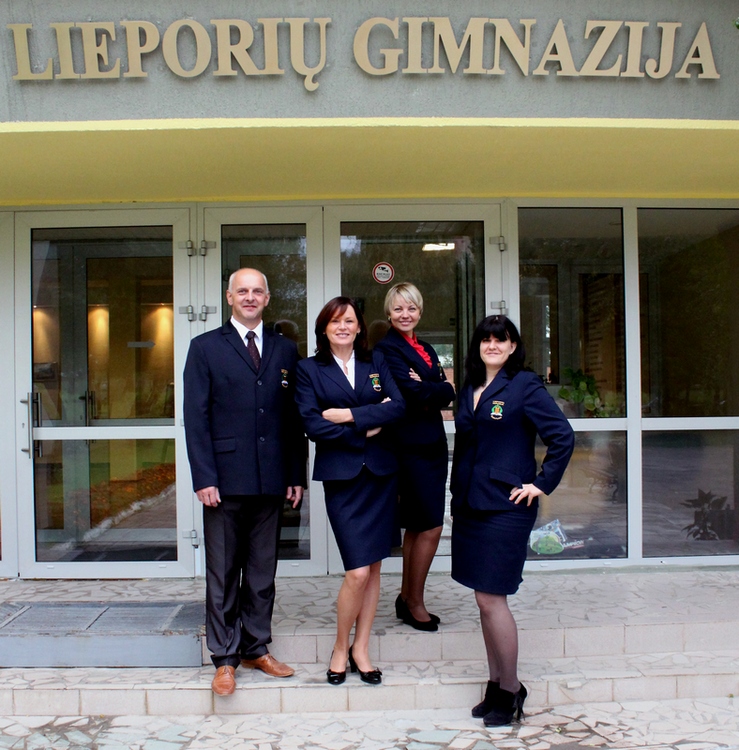 Lieporiu_uniformos_administracija